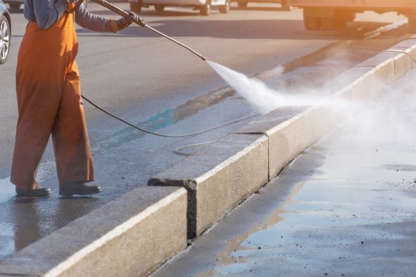 Commercial Concrete Cleaning in Fort Myers