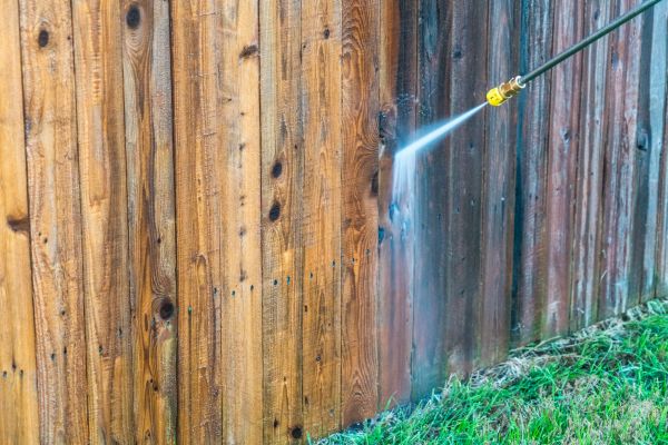 Fence Washing in Fort Myers