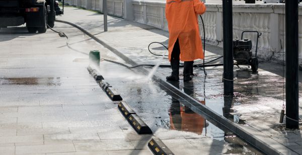 Parking Lot Pressure Washing in Fort Myers