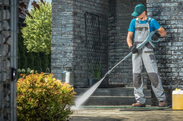 Outside House Cleaning in Fort Myers