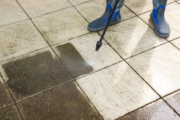 Outdoor Concrete Cleaning in Fort Myers