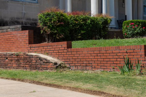 Retaining Wall Cleaning in Fort Myers